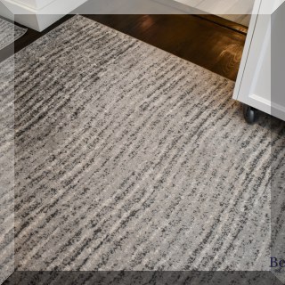 D09. Nu Loom Smoky striated area rug. 5' x 8' - $40